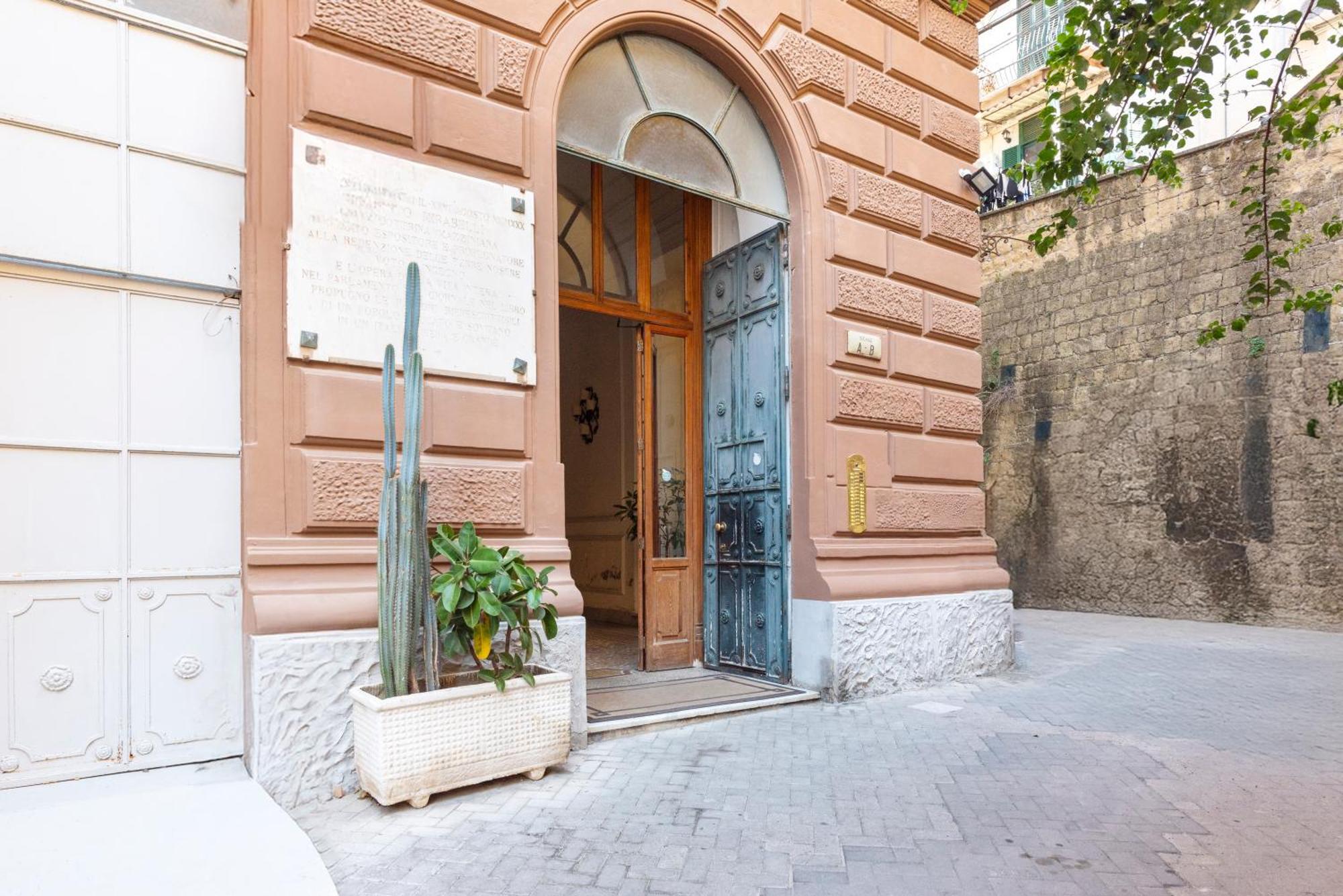 B&B Le Stanze Dei Mille Наполи Екстериор снимка